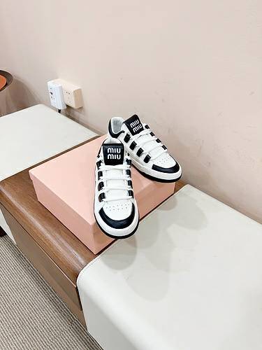 Picture of Miu Miu Shoes Women _SKUfw146995791fw